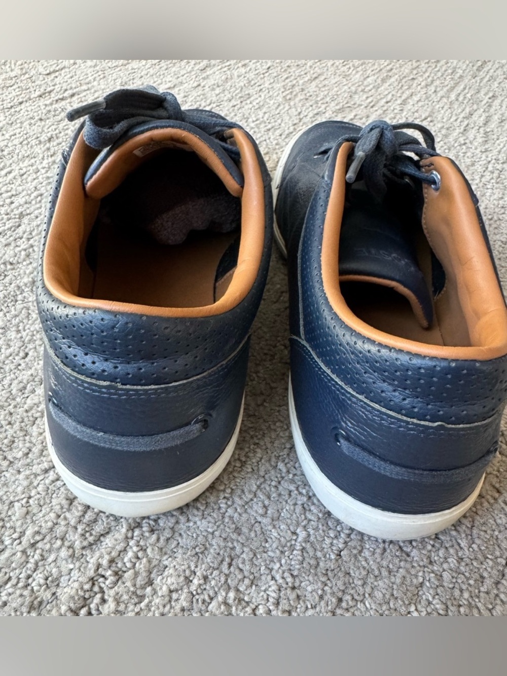 Lacoste Men's Navy Leather Low-Top Sneakers. Size 10 - Picture 5 of 6
